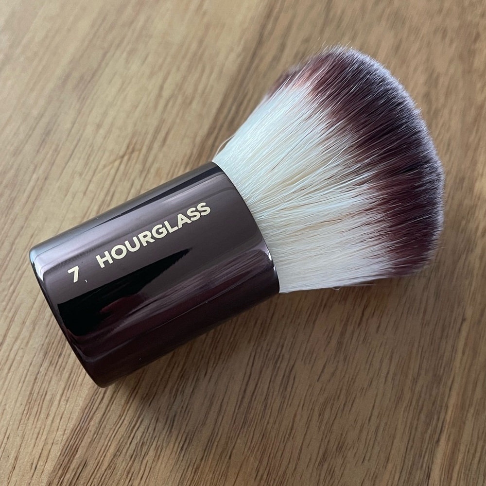 Hourglass No. 7 Finishing Brush